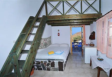 Pezoula Aparthotel 2*