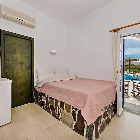 Pezoula Aparthotel