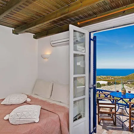Pezoula Aparthotel Oia (Santorini)