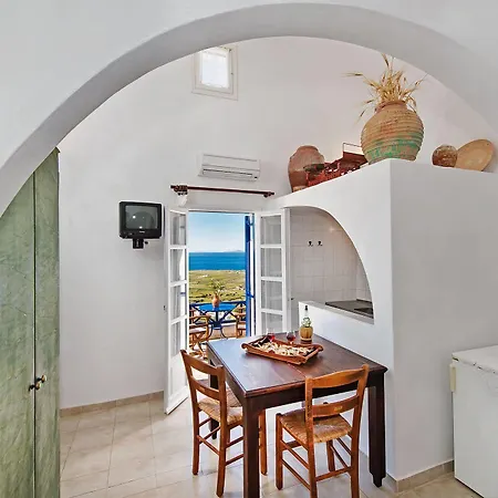 Pezoula Aparthotel Oia (Santorini)